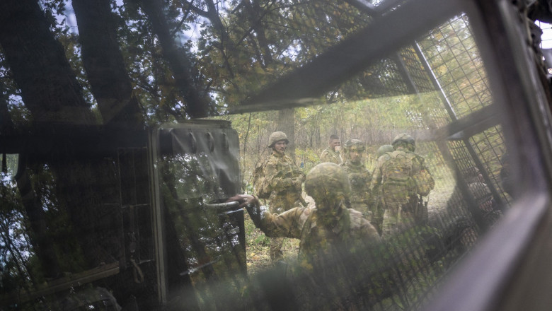 Trupele rusesti nu mai au acces la banii lor. Comandantii se tem de dezertari in masa si le confisca toate cardurile bancare Imagine