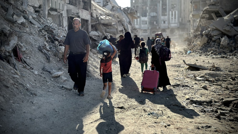 Trupele terestre israeliene desfasoara o noua incursiune in Khan Yunis din Fasia Gaza. Orasul a fost deja partial abandonat de civili Imagine