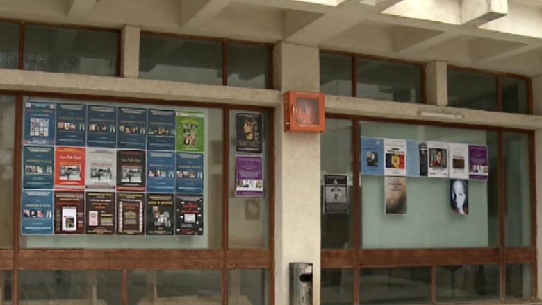 Trusele de prim ajutor din locurile publice nu pot fi folosite pentru ca...nimeni nu stie unde e cheia Imagine