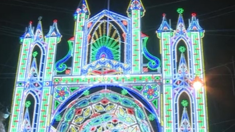 Tunel de lumini in centrul Sibiului. Instalatia are 40 de metri lungime si a costat aproape 20.000 de euro Imagine