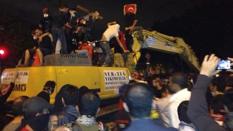 Turcia: Erdogan renunta la mall, dar vrea o moschee. Protestatari: „Nu e vorba de un parc, e vorba de drepturile omului” Imagine