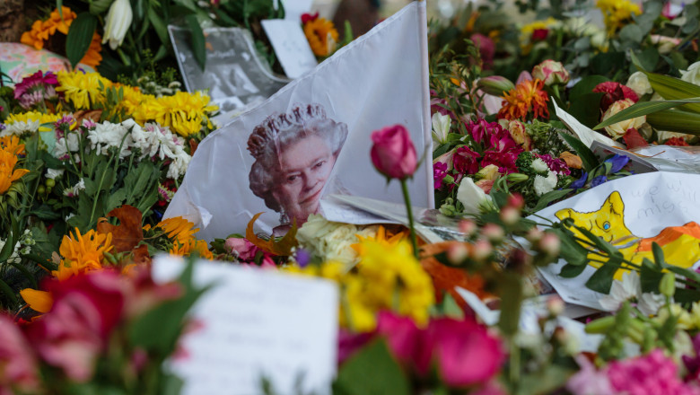 Turcia trimite 13 tone de flori in Marea Britanie pentru funeraliile reginei Elisabeta a II-a Imagine