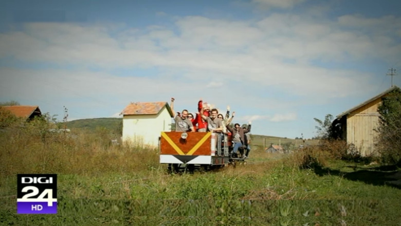 Turism si lupta anti-hoti: Motodrezina cu motor de Trabant, reusita Prietenilor Mocanitei Imagine