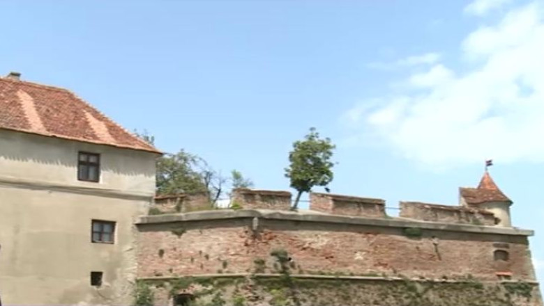 TURIST ACASA. Brasovul, vazut din varful Cetatii Imagine