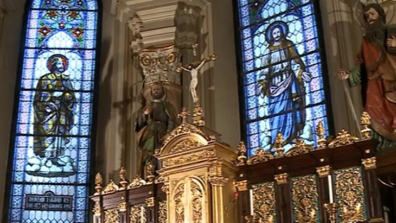 TURIST ACASA. Catedrala romano-catolica, singurul monument in stil baroc din Brasov Imagine