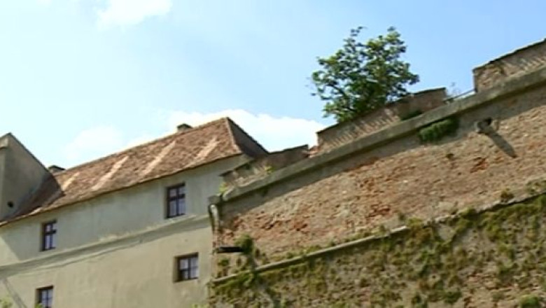 TURIST ACASA. Cetatea Brasovului, fortareata de necucerit Imagine