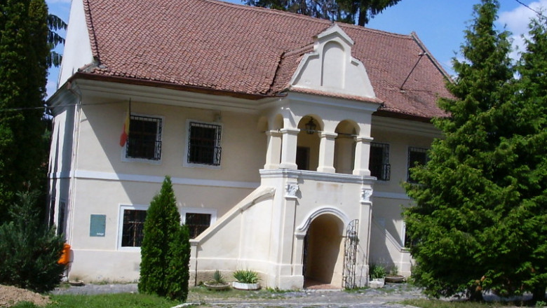 TURIST ACASA. In vizita la Muzeul Scolii Romanesti Imagine