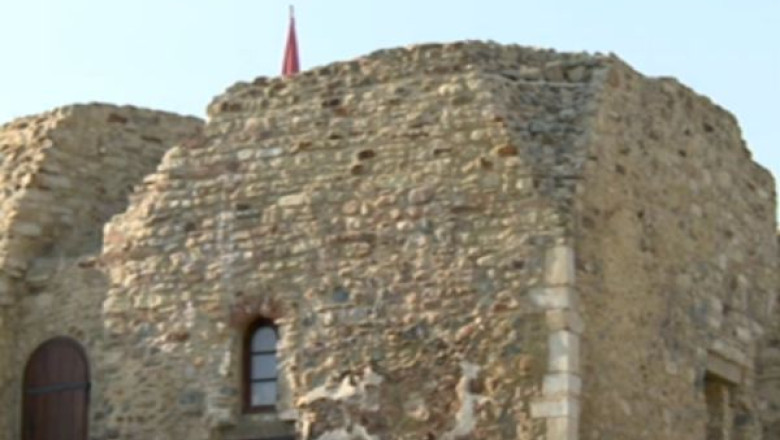 TURIST ACASA. Incursiune in Cetatea Neamtului Imagine