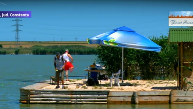 Turist acasa. Plaja Corbu, oaza de liniste de pe litoral Imagine