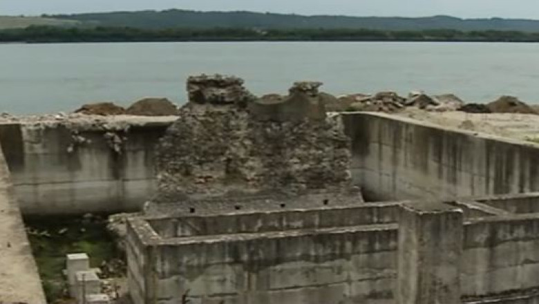 TURIST ACASA. Podul lui Traian si Castrul Drobeta, doua monumente importante pentru Romania Imagine