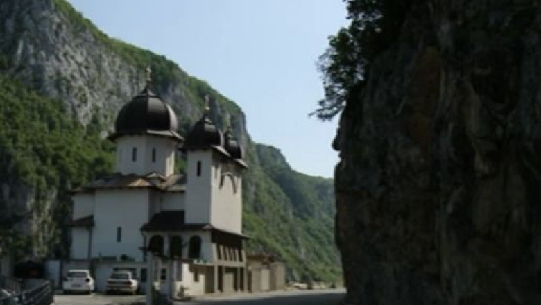 TURIST ACASA. Relaxare pe Clisura Dunarii Imagine