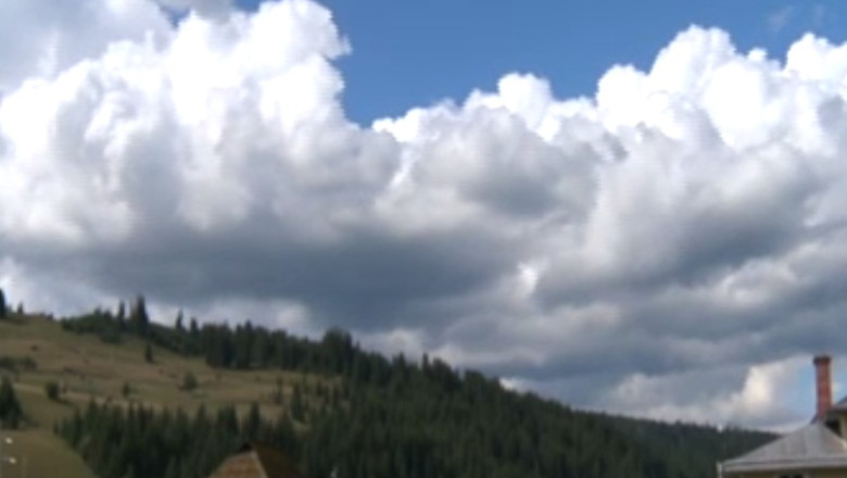 TURIST ACASA. Vatra Dornei este renumita datorita apelor minerale si bazelor de tratament Imagine