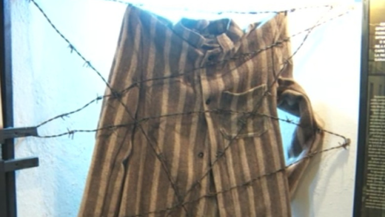 TURIST ACASA. Vizita la muzeul durerii din Sighet Imagine