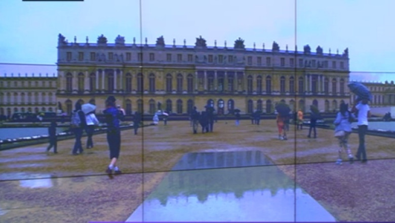 Turist in Franta. Versailles straluceste si pe ploaie Imagine