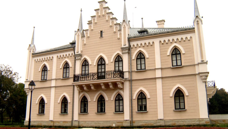 Turist in palatul lui Al. I. Cuza de la Ruginoasa Imagine