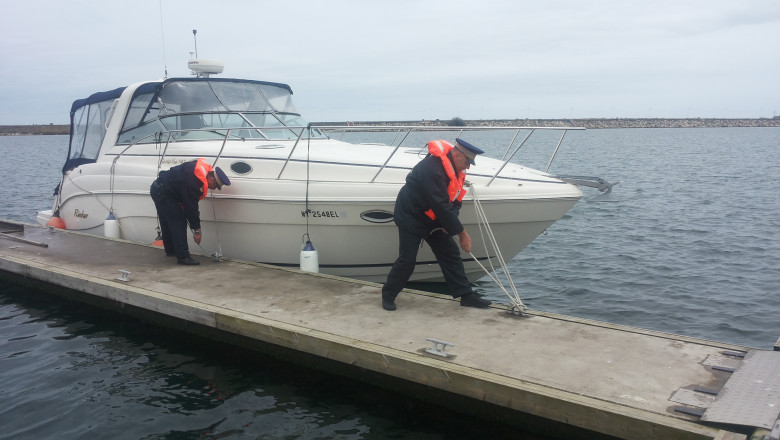 Turisti salvati de pe mare. Doi ucraineni si un moldovean au baut banii de benzina Imagine