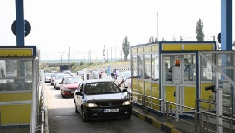 Turistii care merg la mare nu platesc nici in acest weekend de taxa de pod de la Fetesti Imagine