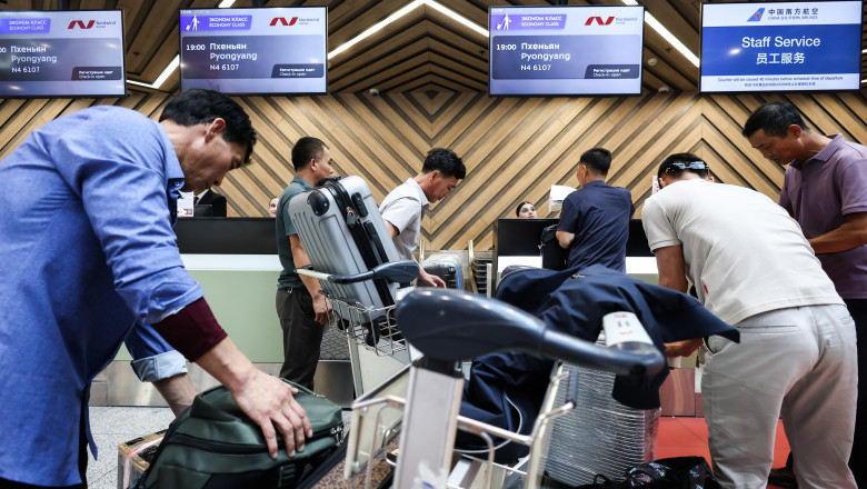 Turistii rusi, confruntati cu putine optiuni, zboara direct de la Moscova la Phenian, in timp ce Kievul perturba spatiul aerian rusesc Imagine