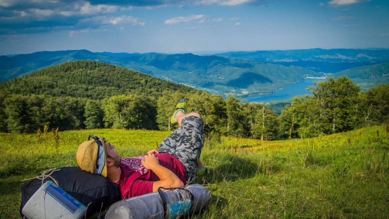 Turistii straini ocolesc Romania si statul vrea sa dea 3 milioane de lei ca sa afle de ce. Ministru: Trebuie sa stim clar ce-si doresc Imagine