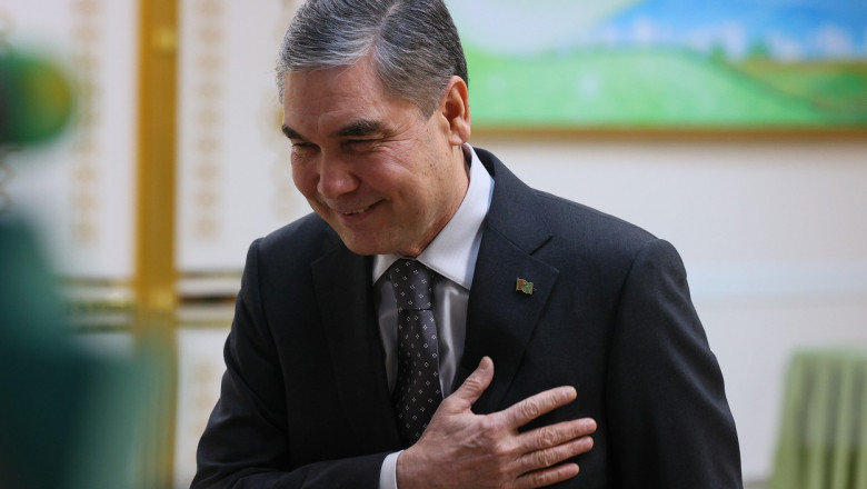 Turkmenistan va cheltui 10% din PIB ca sa construiasca un oras in onoarea fostului presedinte si "Erou-protector" Imagine