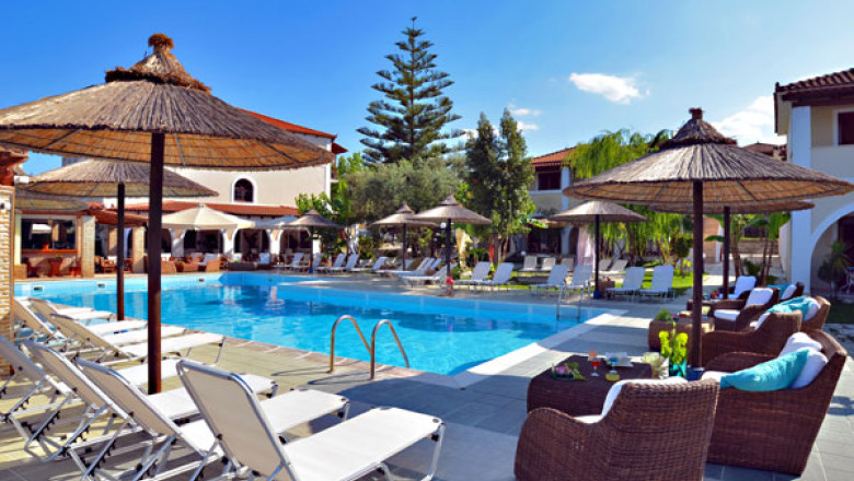 Turoperatori: Romanii nu merg in Grecia pentru all-inclusive Imagine