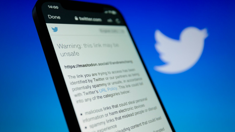Twitter interzice linkurile catre mai multe retele sociale concurente. Utilizatorii care nu respecta regula pot fi suspendati Imagine