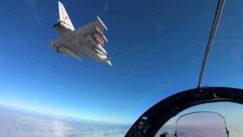 Typhoon deasupra Ucrainei. Marea Britanie ar putea lua in considerare trimiterea de aeronave pentru patrulare aeriana Imagine