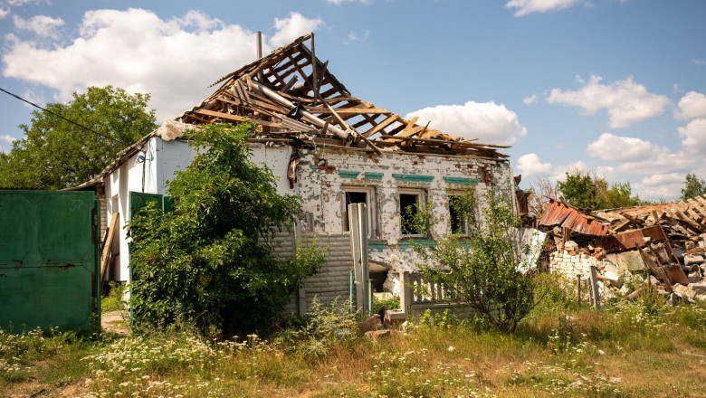 Ucraina a evacuat  sute de persoane, inclusiv copii, din mai multe localitati din regiunea Donetk Imagine