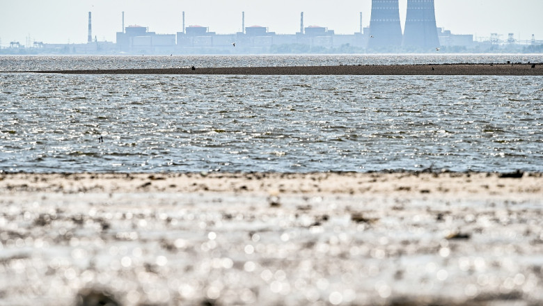 Ucraina a oprit ultimul reactor al centralei nucleare Zaporojie Imagine