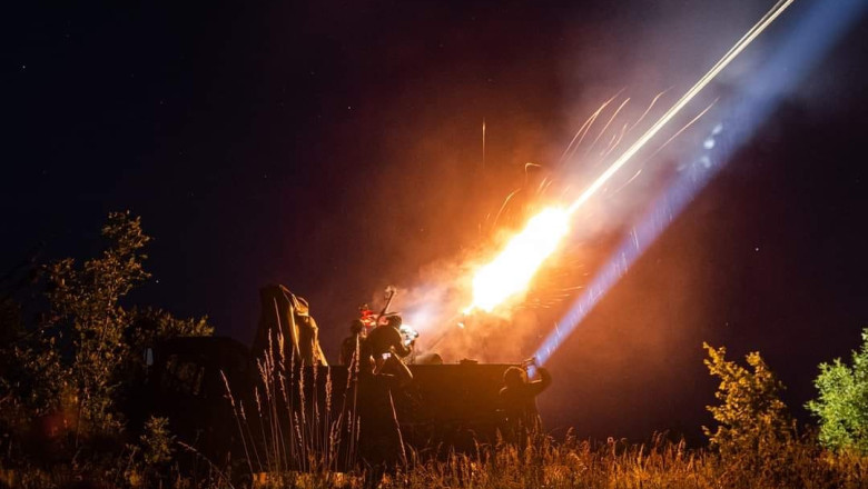 Ucraina a prelungit legea martiala si a suplimentat bugetul de razboi. Aproape 2/3 din bugetul tarii a mers la armata anul acesta Imagine