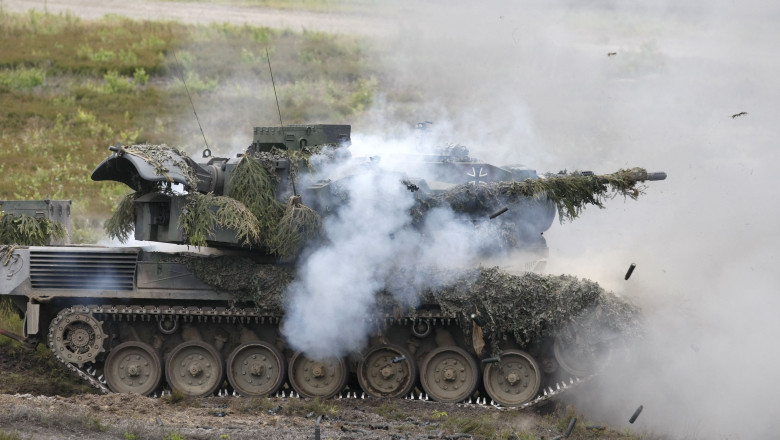 Ucraina a primit primele blindate antiaeriene Gepard din Germania Imagine