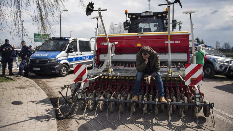 Ucraina anunta negocieri cu Polonia „in urmatoarele zile” pentru solutionarea crizei cerealelor, care a tensionat relatiile intre tari Imagine