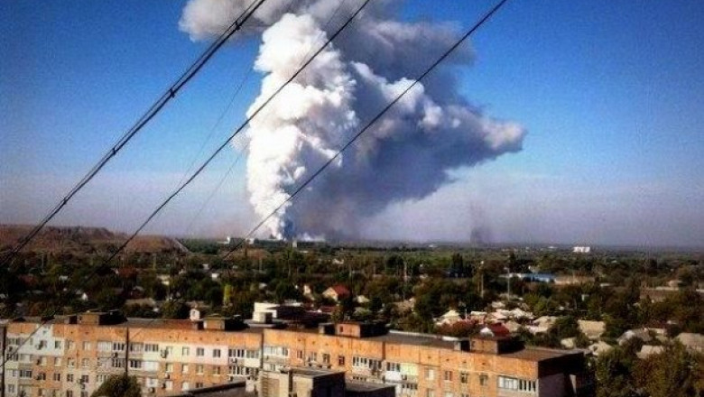 Ucraina: bombardamente intense pe aeroportul din Donetk Imagine