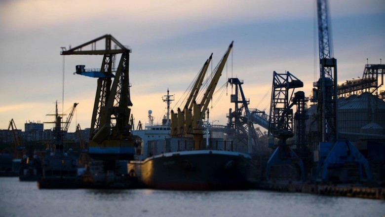Ucraina cere extinderea capacitatii portului Constanta pentru a-si exporta cerealele Imagine