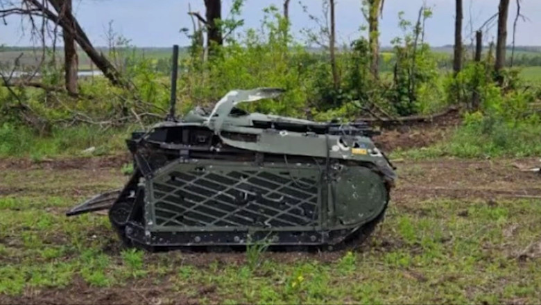Ucraina foloseste drone terestre pe front. Vehicule militare controlate de la distanta ce pot transporta munitie si raniti Imagine
