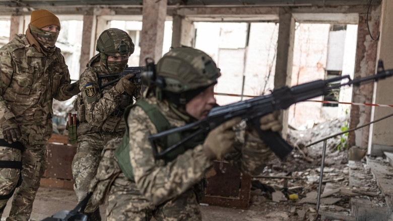 Ucraina incearca sa contracareze infiltrarile, ultima tactica a trupelor ruse, care strang cercul la Pokrovsk si Kupiansk Imagine