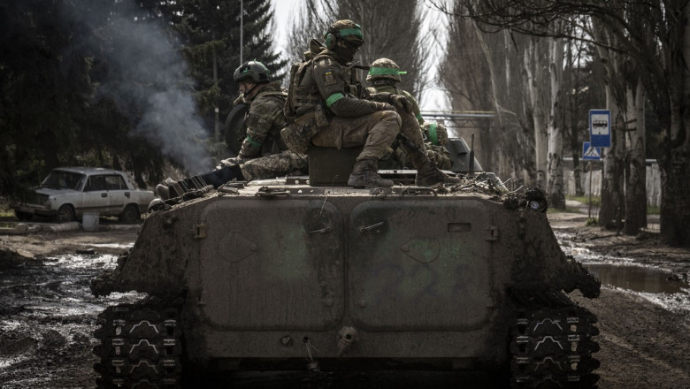 Ucraina nu crede in retragerea trupelor Wagner anuntata de Prigojin si afirma ca Rusia trimite mai multi mercenari la Bahmut Imagine