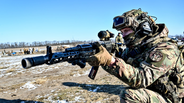 Ucraina nu vrea sa-i aduca fortat in tara pe barbatii care au fugit de razboi in strainatate, desi sufera de o lipsa de soldati Imagine