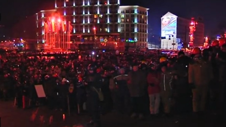UCRAINA. Protestatarii au cucerit cladirea unde se adapostisera trupele speciale Imagine