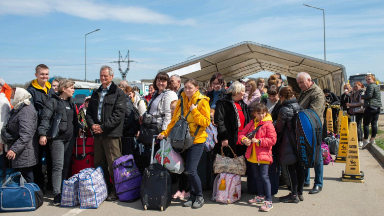Ucrainenii au scos 35 de mld. de dolari din tara, in primul an de razboi, spune Zelenski. „Intr-adevar, economia noastra s-a prabusit” Imagine