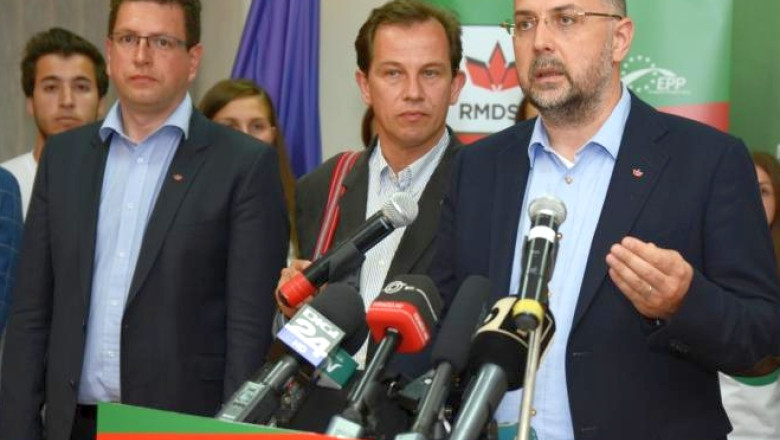 UDMR decide daca ramane la guvernare, pe fondul disputei pe Legea Minoritatilor. Comisia Europeana anti-Intoleranta recomanda adoptarea textului Imagine