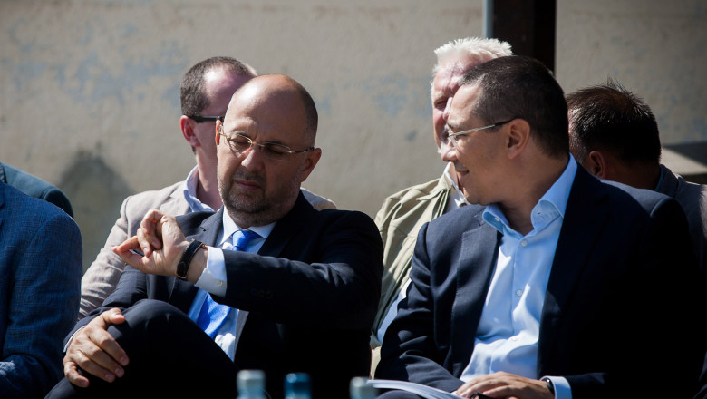 UDMR iese de la guvernare, dar va vota viitorul Cabinet. V. Ponta: „E o decizie politica si viata merge mai departe” Imagine