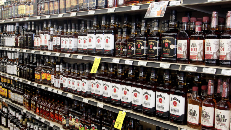 UE anunta aplicarea de taxe „puternice, dar proportionale” asupra unor produse SUA. Printre ele: whiskey-ul american Imagine
