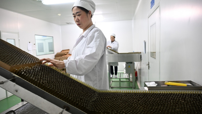 UE intentioneaza sa stimuleze productia locala de medicamente. Se incearca micsorarea dependentei productiei de India si China Imagine