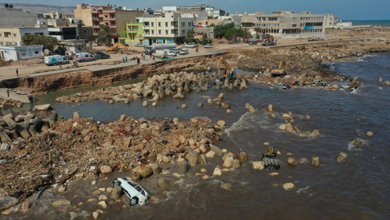 UE trimite Libiei ajutoare in valoare de peste cinci milioane de euro. Cel putin 11.000 de persoane au murit in urma inundatiilor Imagine