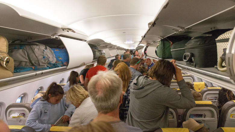 UE va interzice companiilor aeriene taxarea suplimentara pentru bagajele de mana. Ce inseamna acest lucru pentru pasageri Imagine