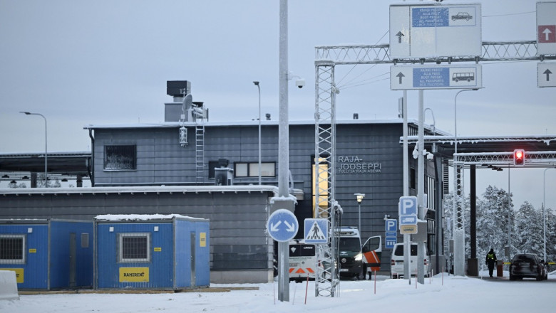 UE va trimite zeci de politisti la frontiera Finlandei cu Rusia, din cauza valului de migranti ilegali Imagine