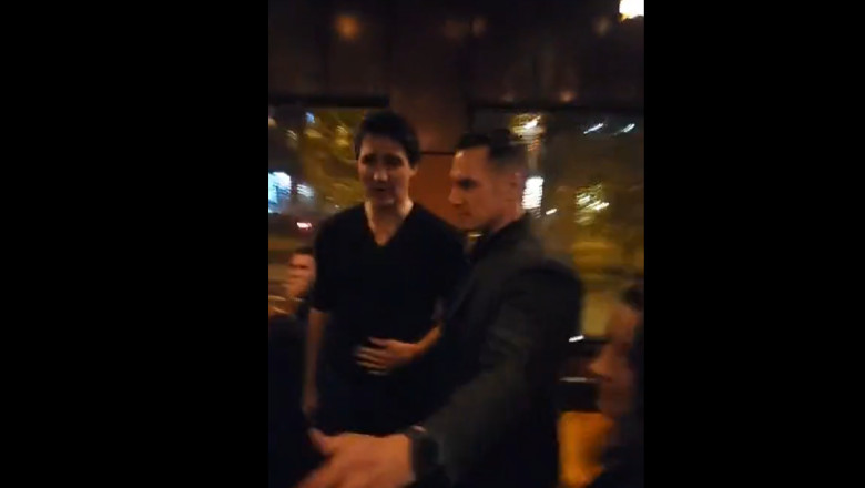 „Uita-te la noi, Justin, ucizi copii”. Trudeau a fost asaltat intr-un restaurant de protestatari care cer incetarea focului in Gaza Imagine