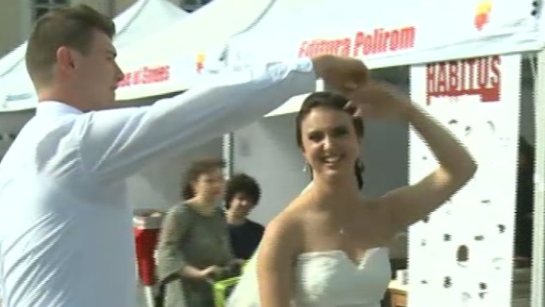 Ultima zi a Festivalului de Teatru de la Sibiu. O mireasa s-a lasat furata pentru a participa la spectacolele de strada Imagine