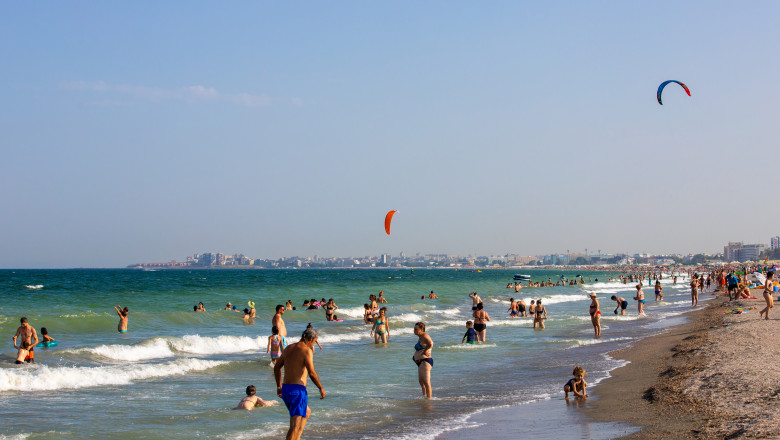 Ultima zi de preturi mici pe litoral. De maine, preturile la cazare ar putea creste cu 15 procente Imagine